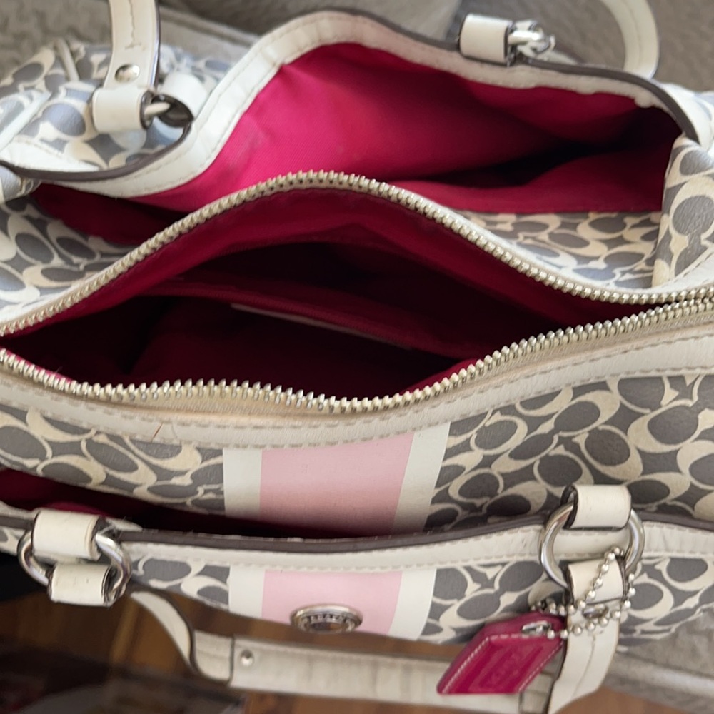 Purse - Picture 2 of 4